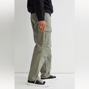 H&M Regular fit twill cargo pants 34x34